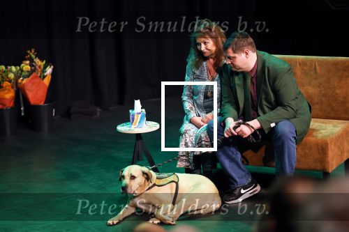 Apeldoorn 25 april 2025
Belinda Meuldijk krijgt lintje en wordt RIDDER in de orde van Oranje Nassau bij Orpheus . Ze kwam samen met haar zoon Yoshi en hun hond Noah.