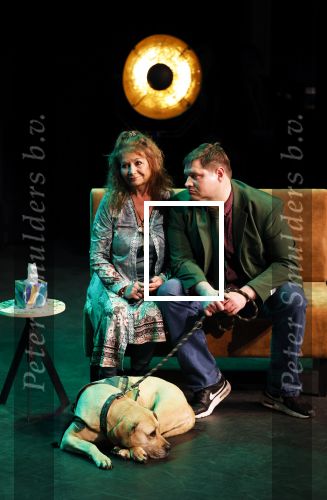 Apeldoorn 25 april 2025
Belinda Meuldijk krijgt lintje en wordt RIDDER in de orde van Oranje Nassau bij Orpheus . Ze kwam samen met haar zoon Yoshi en hun hond Noah.