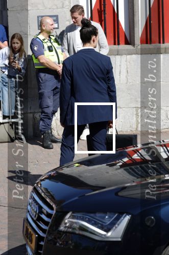 Lopik en Vianen 13 mei 2025
Streekbezoek Koning Willem Alexander en koningin Maxima . Sjors Frohlich is de brugemeester . beveiliging
