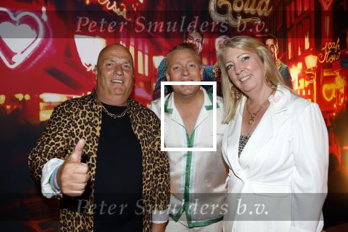 Amsterdam 1 juni 2025
Rene Froger krijgt na de laatste toppers in concert een koninklijke onderscheiding in de Johan Cruyff arena . Billy Dans kwam met zijn ouders