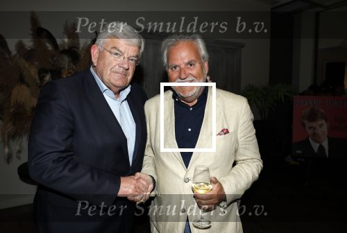 Renkum 21 april 2025
Ronnie Tober 80 jaar . Hij geeft feest in restaurant Campman in Renkum . Zijn partner Jan Jochems is natuurlijk aanwezig .  Bram Brinkman met Jan v Zanen