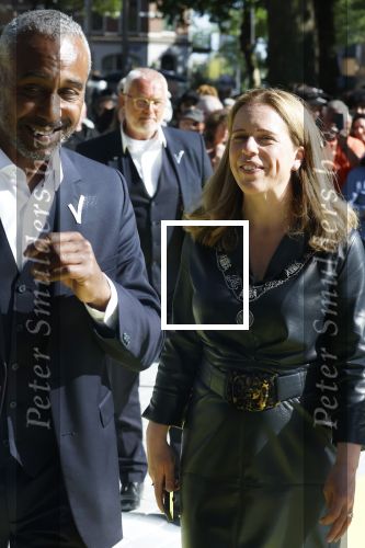Rotterdam 15 mei 2025
Koningin MÃ¡xima opent Fenix, het kunstmuseum over migratie in Rotterdam. Het museum is gevestigd in een gerestaureerde monumentale loods uit 1923 die staat op de kade van vertrek en aankomst, de plek waar miljoenen mensen een nieuw leven zijn begonnen. Burgemeester Carola Schouten