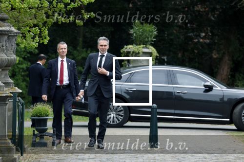 Voorschoten 16 april 2025
Dag twee van het bstaatsbezoek van Nederland en Oman. Er is een lunch op kasteel Duivenvoorde waarbij oa aanwezig zijn , Koning Willem Alexander Koningin Maxima de Sultan van Oman en minister president Dick Schoof .