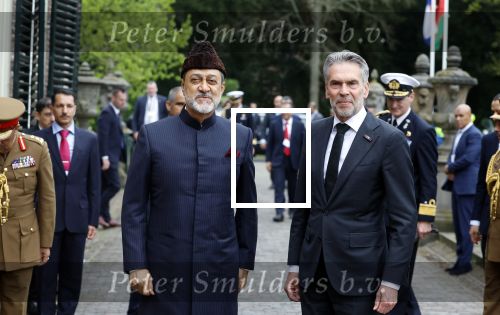 Voorschoten 16 april 2025
Dag twee van het bstaatsbezoek van Nederland en Oman. Er is een lunch op kasteel Duivenvoorde waarbij oa aanwezig zijn , Koning Willem Alexander Koningin Maxima de Sultan van Oman en minister president Dick Schoof .