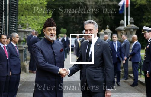 Voorschoten 16 april 2025
Dag twee van het bstaatsbezoek van Nederland en Oman. Er is een lunch op kasteel Duivenvoorde waarbij oa aanwezig zijn , Koning Willem Alexander Koningin Maxima de Sultan van Oman en minister president Dick Schoof .