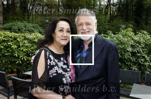 Renkum 21 april 2025
Ronnie Tober 80 jaar . Hij geeft feest in restaurant Campman in Renkum . Zijn partner Jan Jochems is natuurlijk aanwezig . George Baker met zijn vrouw Blanche
