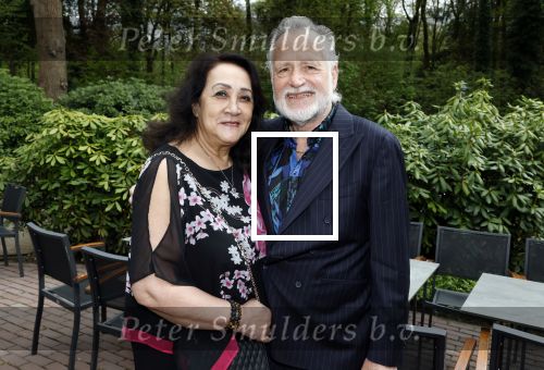 Renkum 21 april 2025
Ronnie Tober 80 jaar . Hij geeft feest in restaurant Campman in Renkum . Zijn partner Jan Jochems is natuurlijk aanwezig . George Baker met zijn vrouw Blanche
