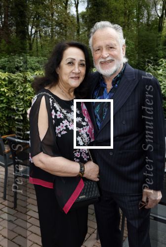 Renkum 21 april 2025
Ronnie Tober 80 jaar . Hij geeft feest in restaurant Campman in Renkum . Zijn partner Jan Jochems is natuurlijk aanwezig . George Baker met zijn vrouw Blanche