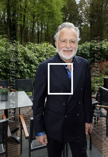 Renkum 21 april 2025
Ronnie Tober 80 jaar . Hij geeft feest in restaurant Campman in Renkum . Zijn partner Jan Jochems is natuurlijk aanwezig . George Baker met zijn vrouw Blanche