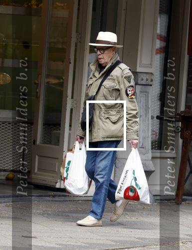 Amsterdam 26 mei 2025
Hans v Manen doet boodschappen in Amsterdam zuid.