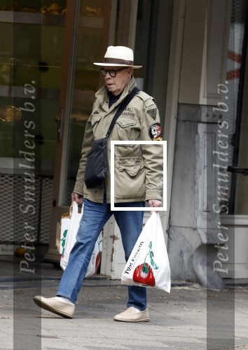 Amsterdam 26 mei 2025
Hans v Manen doet boodschappen in Amsterdam zuid.