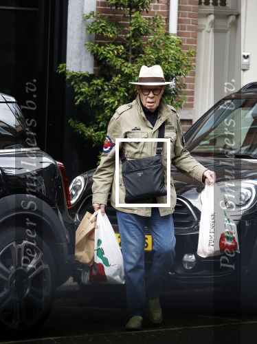 Amsterdam 26 mei 2025
Hans v Manen doet boodschappen in Amsterdam zuid.