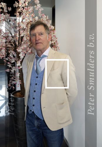 Utrecht 7 mei 2025
Boekpresentatie Jan v Halst bij Louwman exclusive . Huub v d Lubbe kwam met zijn vrouw