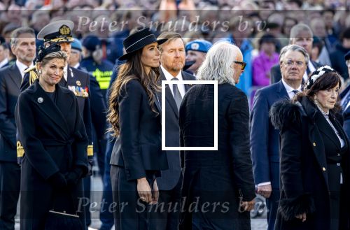 Amsterdam 4 mei 2025
Dodenherdenking op de dam met Koning Willem Alexander en Koningin Maxima . Iris Hond met haar vader.