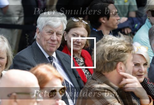 Rotterdam 15 mei 2025
Koningin MÃ¡xima opent Fenix, het kunstmuseum over migratie in Rotterdam. Het museum is gevestigd in een gerestaureerde monumentale loods uit 1923 die staat op de kade van vertrek en aankomst, de plek waar miljoenen mensen een nieuw leven zijn begonnen. Ivo Opstelten met zijn vrouw