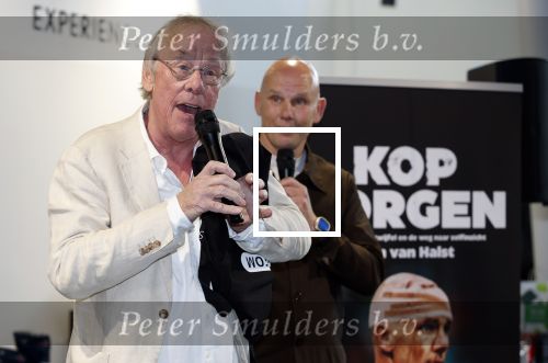 Utrecht 7 mei 2025
Boekpresentatie Jan v Halst bij Louwman exclusive . Jan v Halst reikte het eerste boek uit aan zijn leraar van vroeger Jack Spijkerman