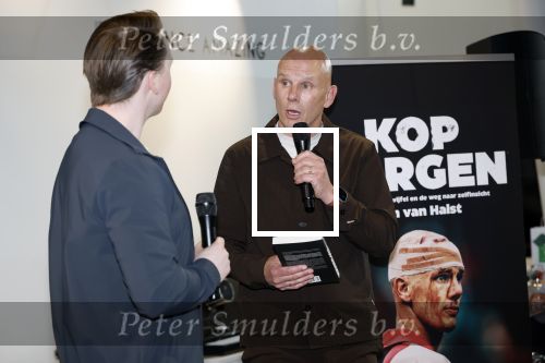 Utrecht 7 mei 2025
Boekpresentatie Jan v Halst bij Louwman exclusive . Jan v Halst met zijn zoon Mick