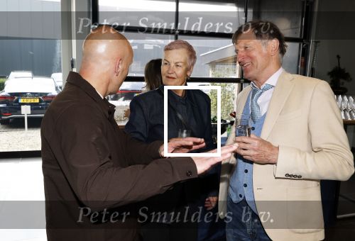 Utrecht 7 mei 2025
Boekpresentatie Jan v Halst bij Louwman exclusive . Jan v Halst en Huub v d Lubbe met zijn vrouw