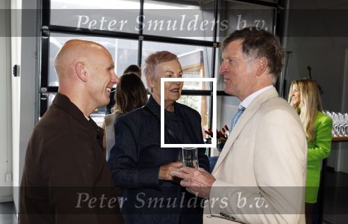 Utrecht 7 mei 2025
Boekpresentatie Jan v Halst bij Louwman exclusive . Jan v Halst en Huub v d Lubbe met zijn vrouw