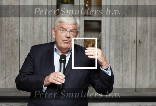 Renkum 21 april 2025
Ronnie Tober 80 jaar . Hij geeft feest in restaurant Campman in Renkum . Zijn partner Jan Jochems is natuurlijk aanwezig . Burgemeester van Den Haag Jan v Zanen reikt de eerste cd uit. Jan v Zanen kwam met zijn partner Simone Richardson