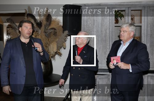 Renkum 21 april 2025
Ronnie Tober 80 jaar . Hij geeft feest in restaurant Campman in Renkum . Zijn partner Jan Jochems is natuurlijk aanwezig . Burgemeester van Den Haag Jan v Zanen reikt de eerste cd uit. Jan v Zanen kwam met zijn partner Simone Richardson