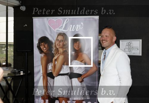 Hilversum 24 mei 2025
Presentatie nieuwe LP Luv bij de wisseloord studio\'s . Marga Scheide en Jose Hoebee krijgen de eerste plaat uit handen van de dochters van Hans v Hemert. LUV Fans