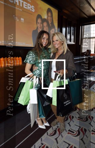 Amsterdam 8 mei 2025
Premiere dochters tijdens het event van friends of the brands in hotel the Grand . Leontine Ruiters kwam met dochter Jada Borsato
