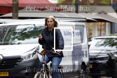 Amsterdam 7 mei 2025
Liesbeth v Basten op de fiets in Amsterdam zuid