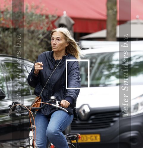 Amsterdam 7 mei 2025
Liesbeth v Basten op de fiets in Amsterdam zuid