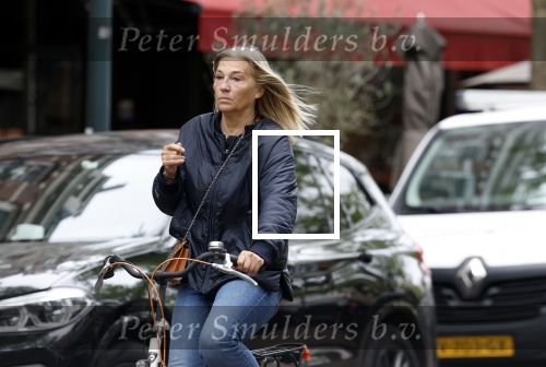 Amsterdam 7 mei 2025
Liesbeth v Basten op de fiets in Amsterdam zuid