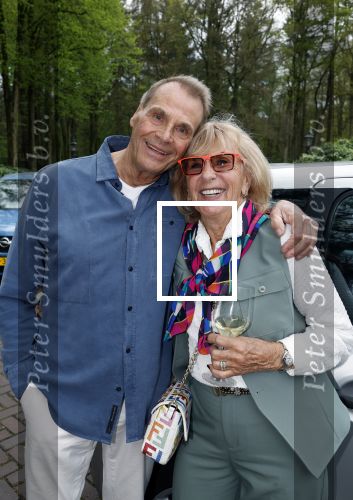 Renkum 21 april 2025
Ronnie Tober 80 jaar . Hij geeft feest in restaurant Campman in Renkum . Zijn partner Jan Jochems is natuurlijk aanwezig . Loekie Kalis en Joop OOnk