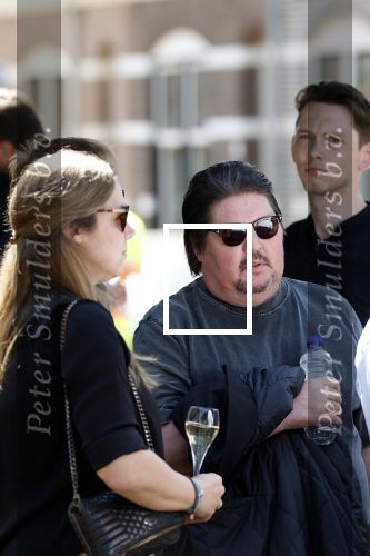 Zwolle 1 mei 2025
Herdenkingsdienst Jonnie Boer bij de Librije . Martijn Krabbe kwam met zijn vrouw Deborah
