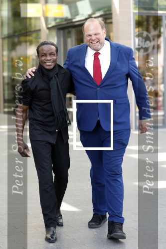 Amsterdam 8 mei 2025
Menno Kohler en Regilio Tuur  bij Gelderlandplein .