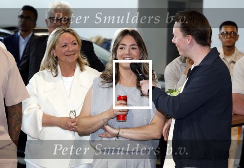 Utrecht 7 mei 2025
Boekpresentatie Jan v Halst bij Louwman exclusive . Mick v Halst interviewt zijn zus Demi v Halst