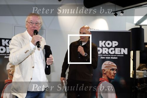 Utrecht 7 mei 2025
Boekpresentatie Jan v Halst bij Louwman exclusive . Mick v Halst interviewt zijn zus Demi v Halst