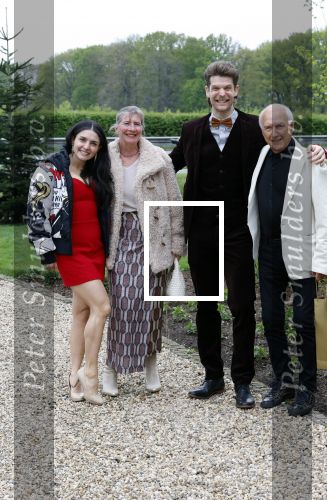 Nijkerk 16 april 2025
80e verjaardag van Lex Harding bij kasteel Salentijn . Peter Koelewijn kwam met zijn vrouw en ...