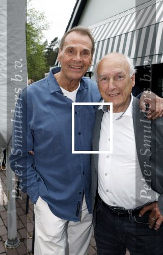Renkum 21 april 2025
Ronnie Tober 80 jaar . Hij geeft feest in restaurant Campman in Renkum . Zijn partner Jan Jochems is natuurlijk aanwezig . Peter Koelewijn en Joop Oonk