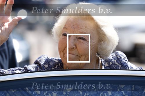 Amsterdam 20 mei 2025
Prinses Beatrix opent Art Zuid in Amsterdam zuid. Prinses Beatrix loopt met 2 wandelstokken .