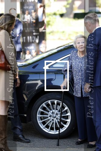 Amsterdam 20 mei 2025
Prinses Beatrix opent Art Zuid in Amsterdam zuid. Prinses Beatrix loopt met 2 wandelstokken .