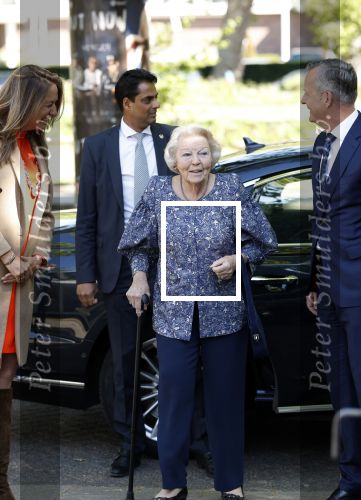 Amsterdam 20 mei 2025
Prinses Beatrix opent Art Zuid in Amsterdam zuid. Prinses Beatrix loopt met 2 wandelstokken .