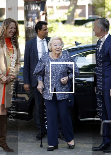 Amsterdam 20 mei 2025
Prinses Beatrix opent Art Zuid in Amsterdam zuid. Prinses Beatrix loopt met 2 wandelstokken .