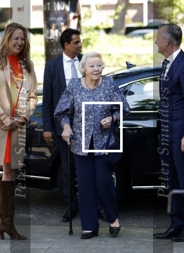 Amsterdam 20 mei 2025
Prinses Beatrix opent Art Zuid in Amsterdam zuid. Prinses Beatrix loopt met 2 wandelstokken .