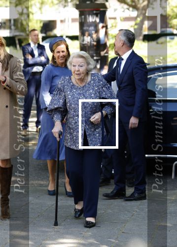 Amsterdam 20 mei 2025
Prinses Beatrix opent Art Zuid in Amsterdam zuid. Prinses Beatrix loopt met 2 wandelstokken .