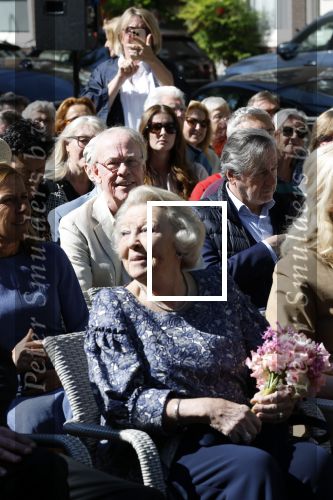 Amsterdam 20 mei 2025
Prinses Beatrix opent Art Zuid in Amsterdam zuid. Prinses Beatrix loopt met 2 wandelstokken .