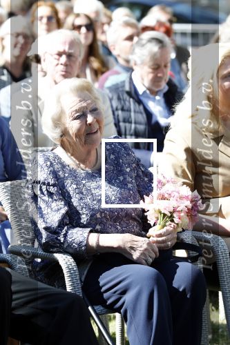 Amsterdam 20 mei 2025
Prinses Beatrix opent Art Zuid in Amsterdam zuid. Prinses Beatrix loopt met 2 wandelstokken .