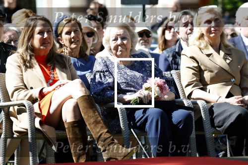Amsterdam 20 mei 2025
Prinses Beatrix opent Art Zuid in Amsterdam zuid. Prinses Beatrix loopt met 2 wandelstokken .