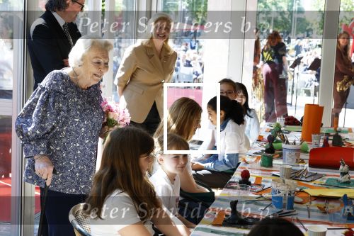 Amsterdam 20 mei 2025
Prinses Beatrix opent Art Zuid in Amsterdam zuid. Prinses Beatrix loopt met 2 wandelstokken .