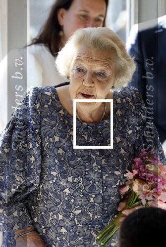 Amsterdam 20 mei 2025
Prinses Beatrix opent Art Zuid in Amsterdam zuid. Prinses Beatrix loopt met 2 wandelstokken .