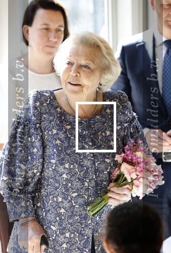 Amsterdam 20 mei 2025
Prinses Beatrix opent Art Zuid in Amsterdam zuid. Prinses Beatrix loopt met 2 wandelstokken .