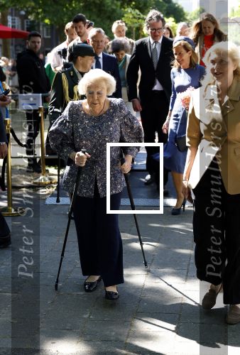 Amsterdam 20 mei 2025
Prinses Beatrix opent Art Zuid in Amsterdam zuid. Prinses Beatrix loopt met 2 wandelstokken .